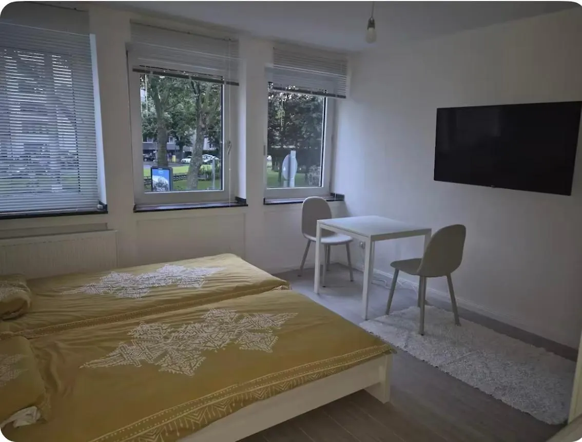 Schicke Wohnung, Innenstadt, Beliebtes Viertel Κολωνία 0*,  Γερμανία